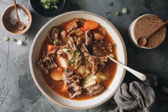 Suppe basert på magert kjøtt for menyen for pankreatitt i bukspyttkjertelen